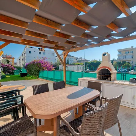 Apartment Sehir Ve Denizin Ortasinda
